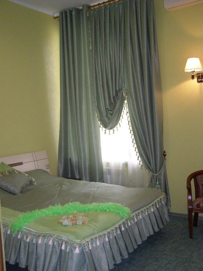 Jaguar Hotel Nikolayev Bagian luar foto