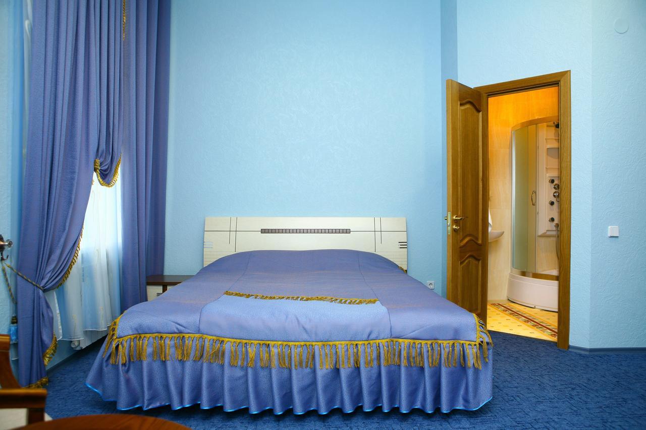 Jaguar Hotel Nikolayev Bagian luar foto