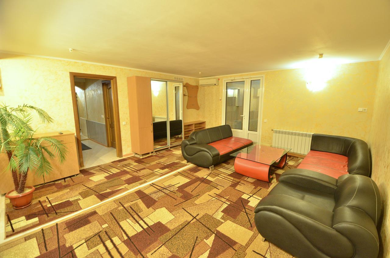 Jaguar Hotel Nikolayev Bagian luar foto